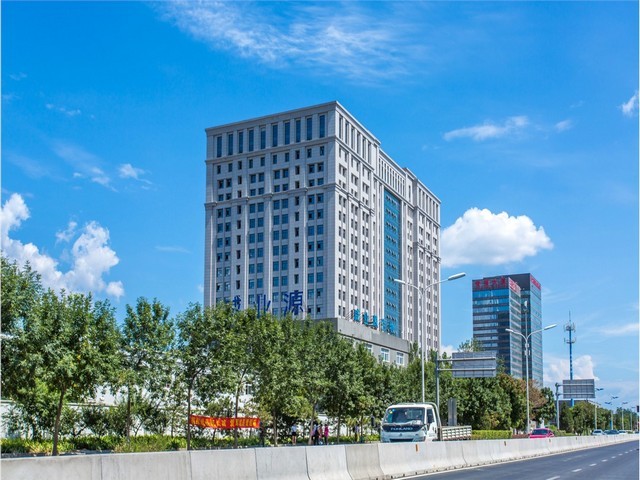 现场拆除施工队